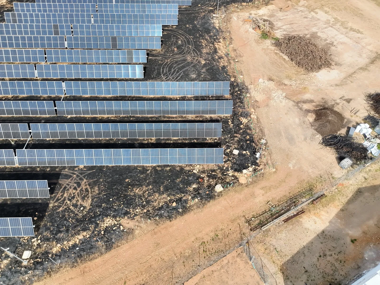 Vista aérea de una planta fotovoltaica